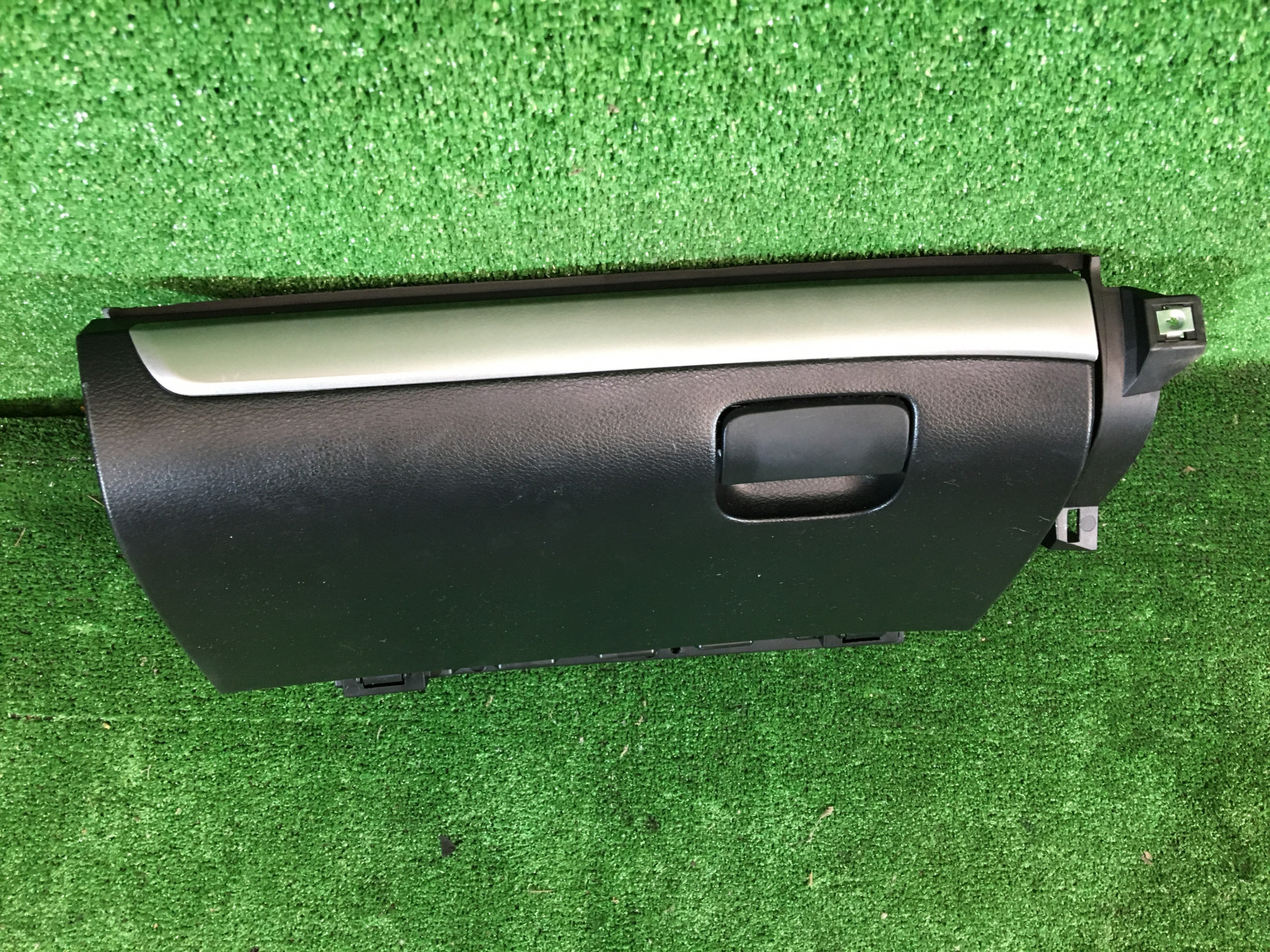 Бардачок пассажирский Subaru Levorg 06.2016 66055FJ020 VM4 FB16 купить во Владив