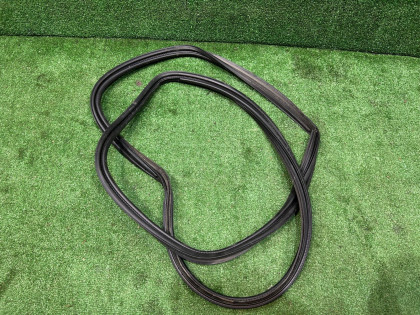 Уплотнитель багажника BEE BE9 BE5