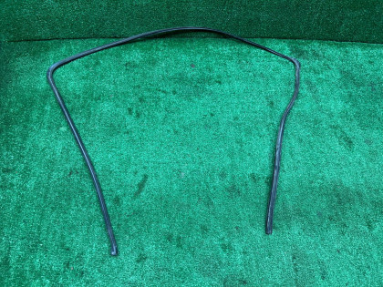 Молдинг лобового стекла BE5