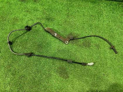 Датчик ABS задний правый YA5