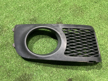 Заглушка вокруг туманки левая BE5