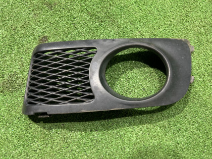 Заглушка вокруг туманки правая BE5