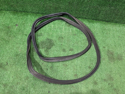 Уплотнитель багажника BE5