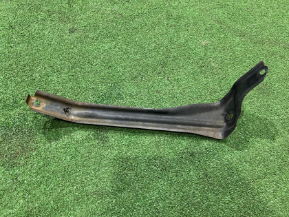 Крепление переднего бампера правое BEE BHE BE5 BE9 BH5 BH9