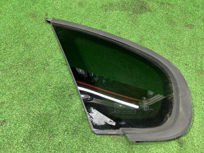 Стекло форточка левая BEE BE9 BE5