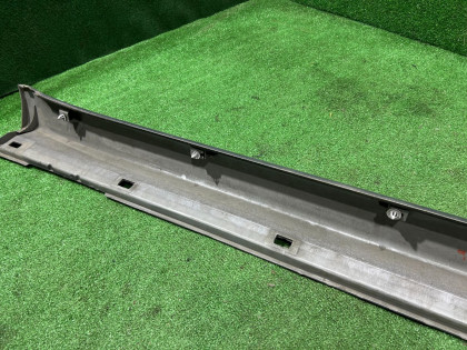 Порог левый