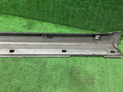 Порог правый