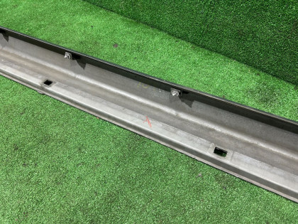 Порог правый