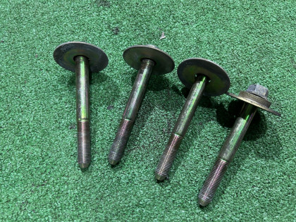 Болты задней балки