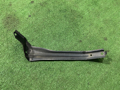 Крепление переднего бампера левое