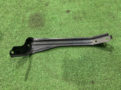 Крепление переднего бампера правое