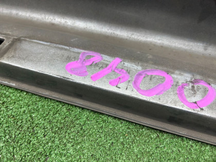 Порог левый