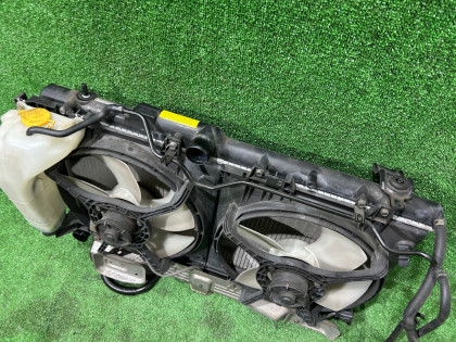 Радиатор двигателя SUBARU LEGACY OEM 45111AE022 BE5 2002 EJ206 AT