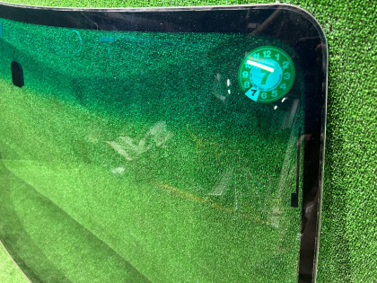 Стекло лобовое