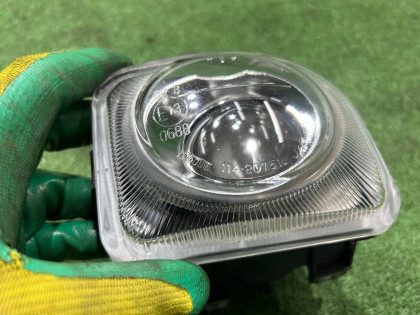 Фара противотуманная левая