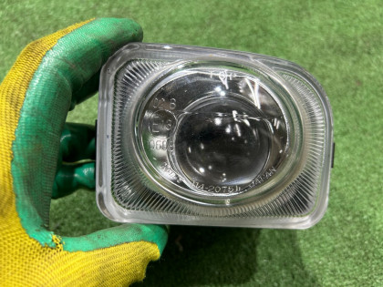 Фара противотуманная левая