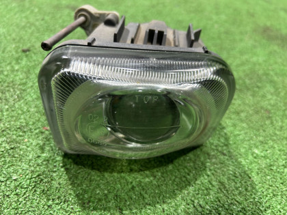 Фара противотуманная левая