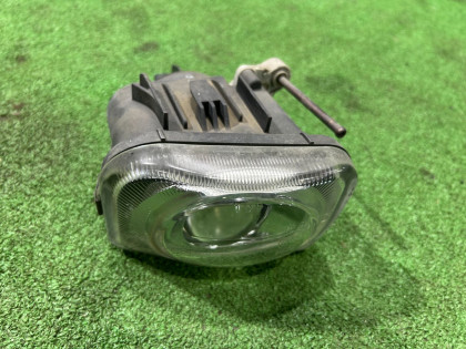 Фара противотуманная правая