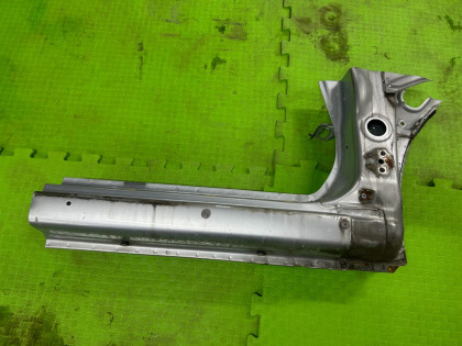 Порог металл правый