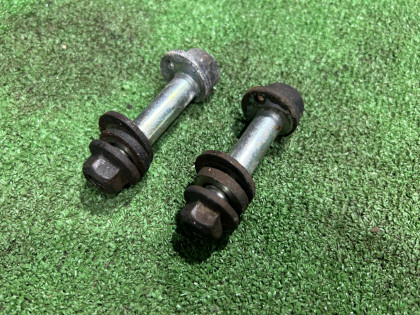 Болты развальные задние