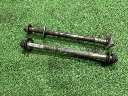 Болты ступичные задние