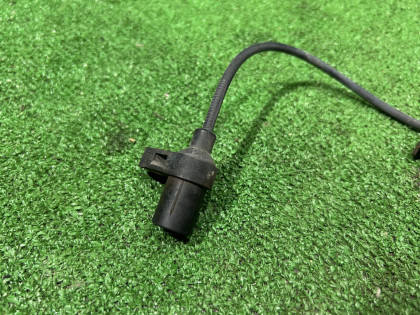 Датчик ABS передний левый