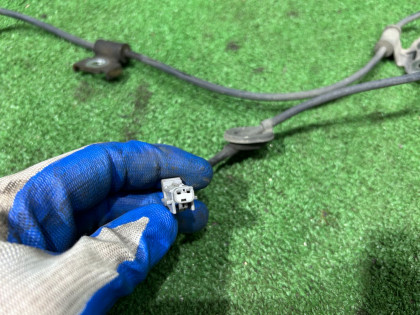 Датчик ABS передний левый