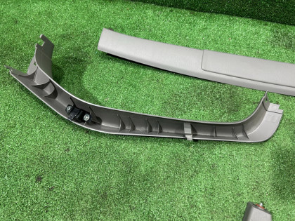 Обшивка пятой двери SUBARU FORESTER OEM 94330SA000ND 94330SA010ND 94310SA000ND SG5 2006 BLACK 32J