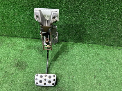 Педаль тормоза