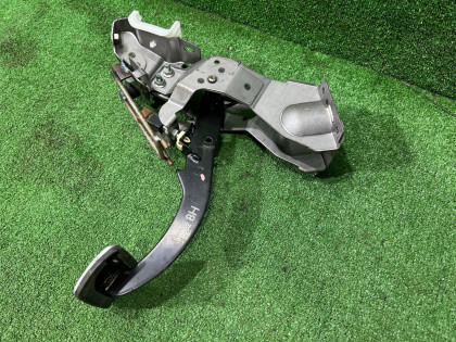 Педаль тормоза