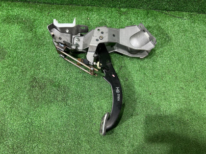 Педаль тормоза