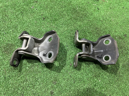 Петли двери передней правой