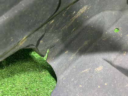 Подкрылок передний левый