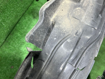 Подкрылок передний правый