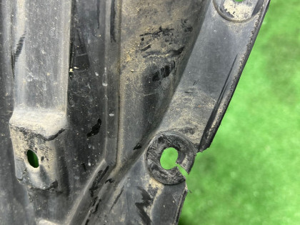 Подкрылок передний правый