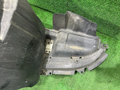 Подкрылок передний правый