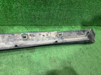 Порог левый