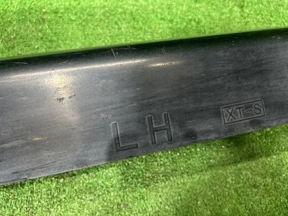 Порог левый