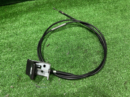 Тросик капота