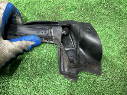 Уплотнитель дверей левый