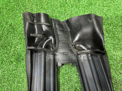 Уплотнитель дверей левый