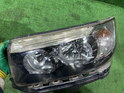 Фары SUBARU FORESTER OEM 84002SA121 84002SA131 SG5 2006