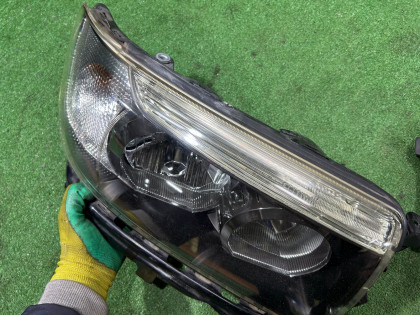 Фары SUBARU FORESTER OEM 84002SA121 84002SA131 SG5 2006