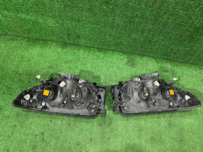 Фары SUBARU FORESTER OEM 84002SA121 84002SA131 SG5 2006