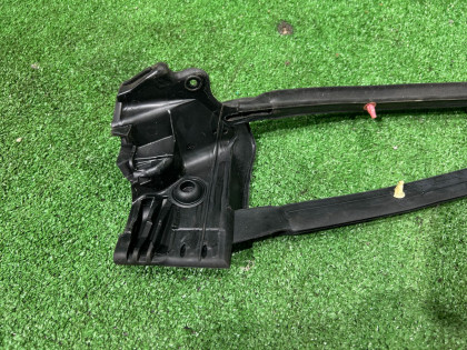 Уплотнитель дверей правый