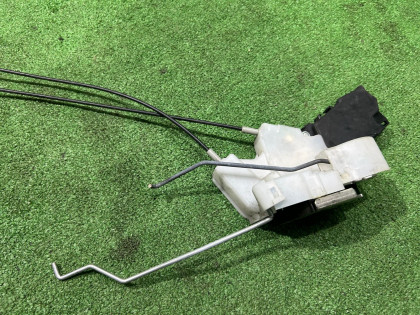 Замок двери передний правый