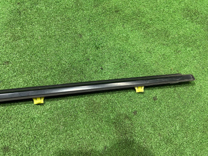 Молдинг двери передний правый