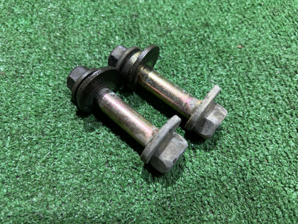 Болты развальные задние