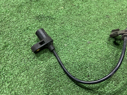 Датчик ABS передний левый