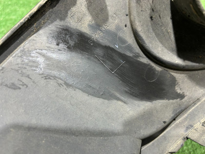 Заглушка вокруг туманки левая